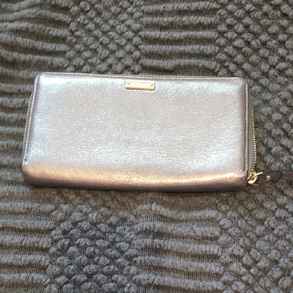 Kate Spade Gray Elegant Silver Women's Wallet